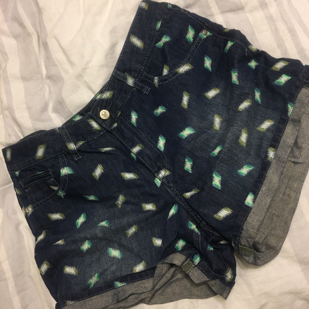 BNWT PILCRO 5 Pocket Fit Classic Short